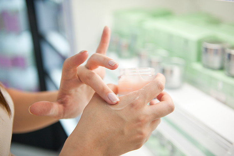 Vente-conseil de produits cosmétiques